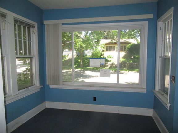 2nd image of 268 Sidney St E