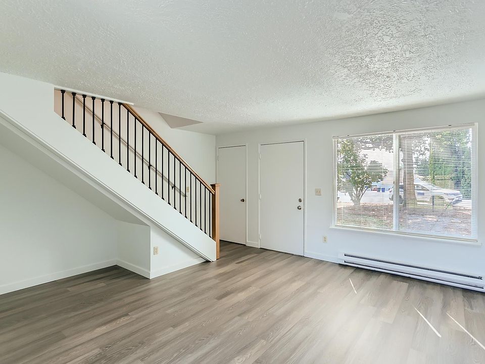 1st image of 1051 Birchwood Dr