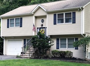 74 Dale Rd, Ringwood, NJ 07456