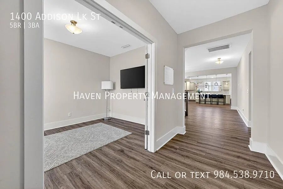 Spacious 5-Bedroom Home in Arlington Meadows! — Photo 4