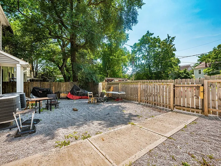 417 E 18th Ave — Photo 11