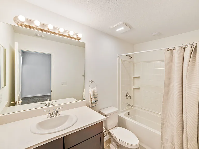 6362 Fairmont Ln — Photo 20