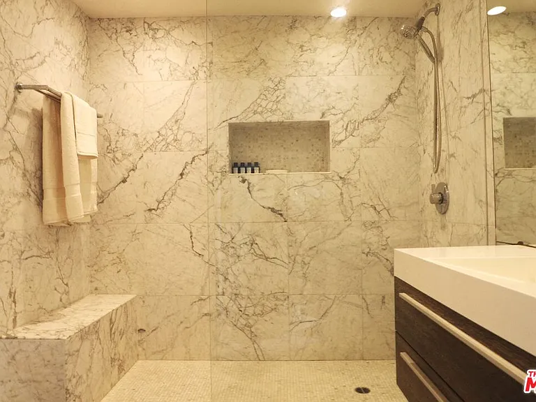 8012 Lark Ln — Photo 8
