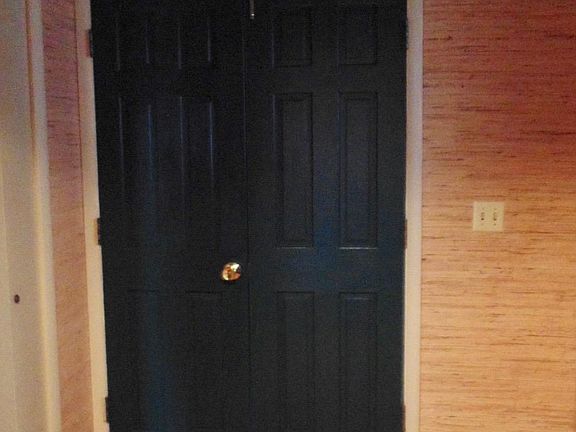 3rd image of 733 Montvue Dr