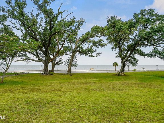 3rd image of 1303 E Beach Blvd