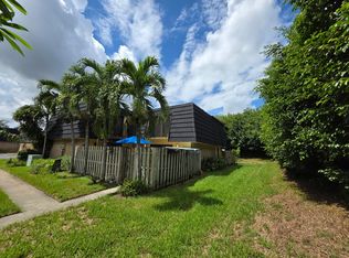 218 Woodland Rd, Palm Springs, FL 33461