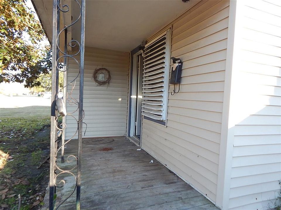 1st image of 1827 Oleander Dr