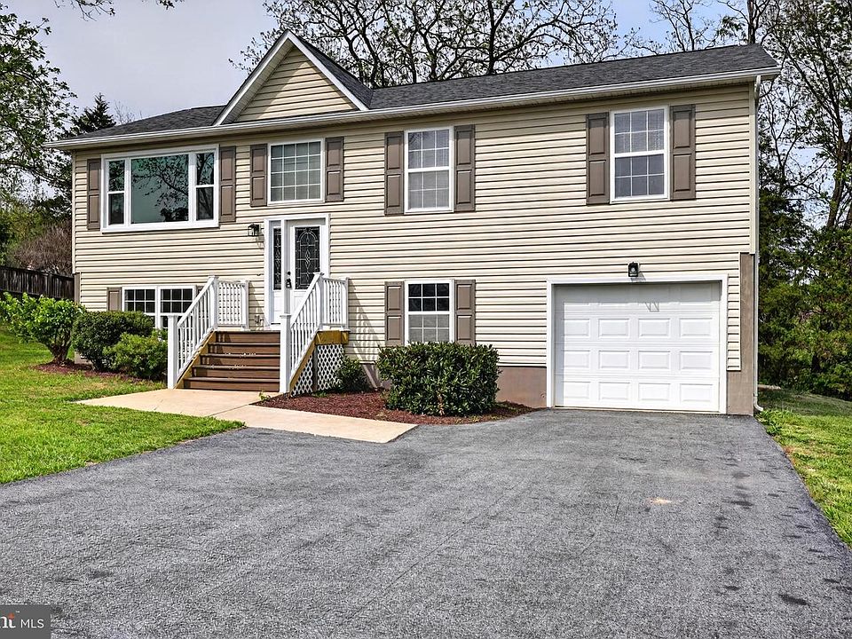 1st image of 213 Black Oak Dr