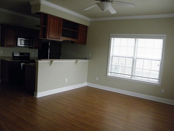 5th image of 1925 Bloomington Ave #3306