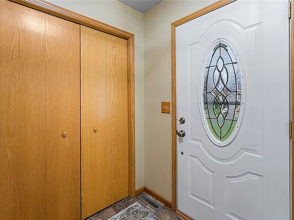 4th image of 410 Delmar Avenue