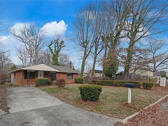 2nd image of 2202 Willow Rd