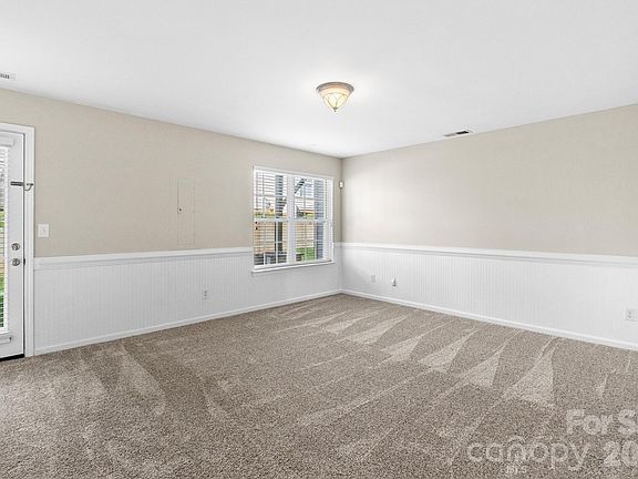 5th image of 104 Rock Ridge Ln