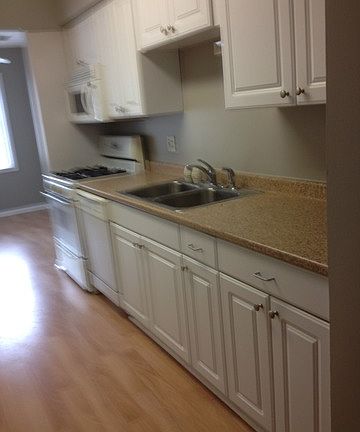 5th image of 2810 Mitchell Dr APT 3