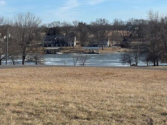 2nd image of 1567-1568 Lake Viking Ter