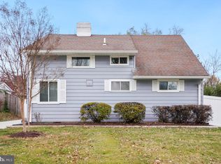 5707 Wainwright Ave, Rockville, MD 20851