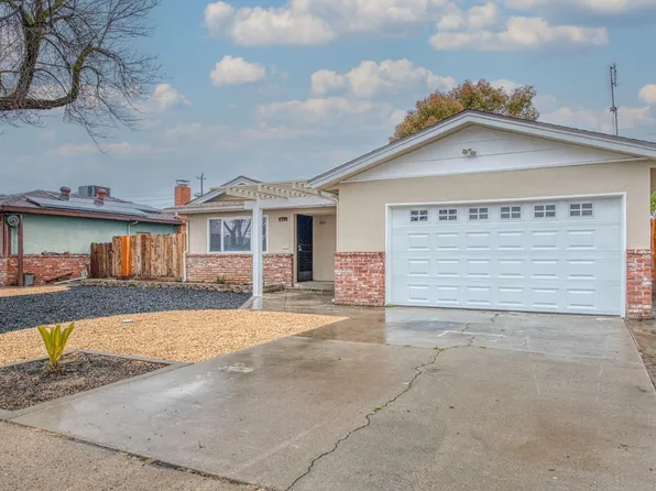 841 W Santa Ana Ave, Clovis, CA 93612