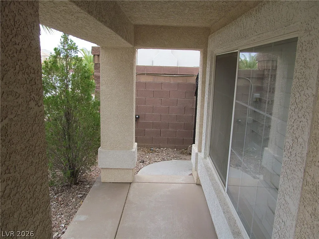 5 bed, 3.0 bath, 3297 sqft, $2,750 — Photo 3