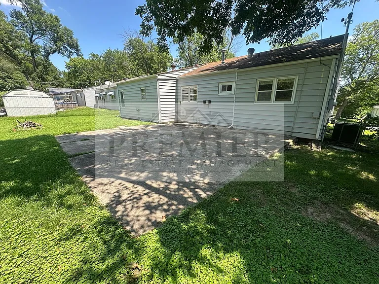 8422 Cherry St — Photo 21