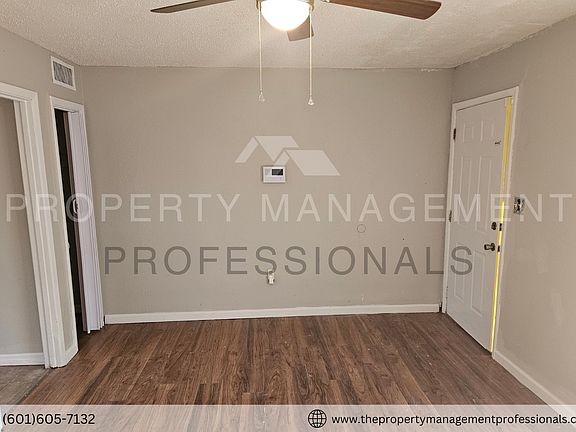 3rd image of 1324 Marydale Dr