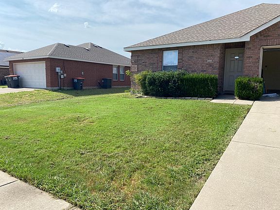 2nd image of 304 Olivia Ln