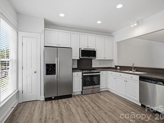 5th image of 814 Cattaloochee Ln
