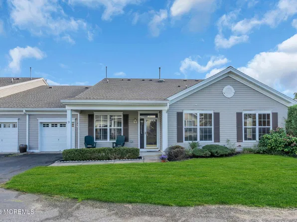 9 Sunnyfield Lane, Lakewood, NJ 08701