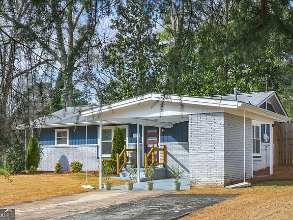 2nd image of 3012 Monterey Dr