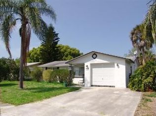 3417 Wilson Dr, Holiday, FL 34691