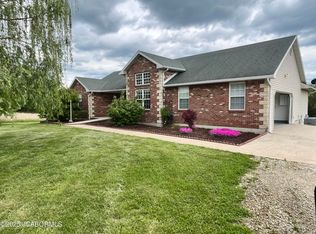 31500 Skyline Dr, California, MO 65018