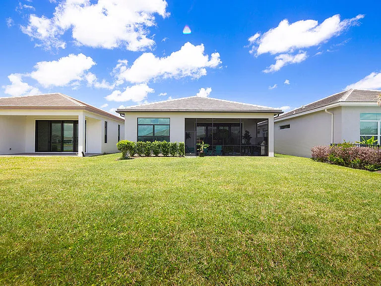 11338 SW Pietra Way — Photo 40