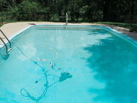 3rd image of 134 Green Briar Dr