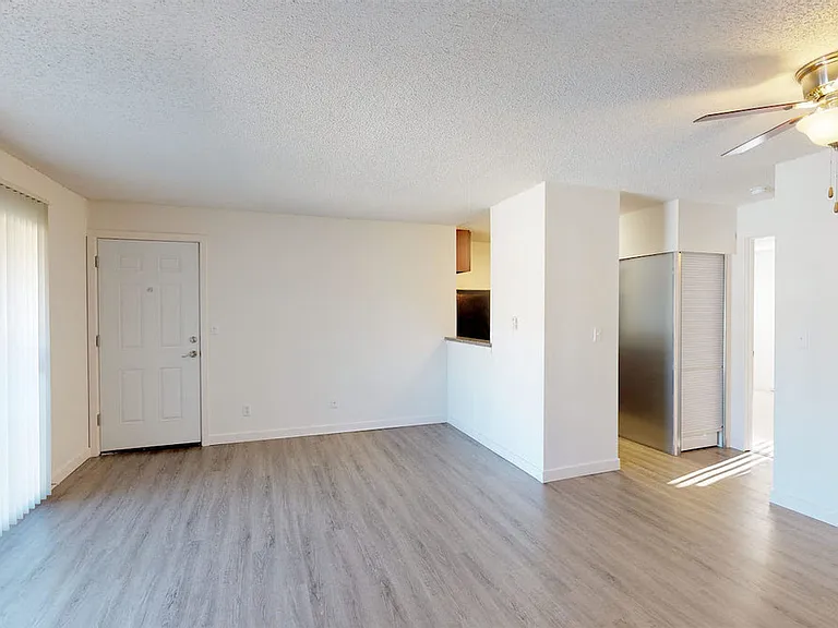 Northern Lights Apartments — Photo 5