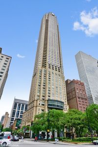 800 N Michigan Ave APT 3601, Chicago, IL, 60611