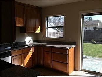 1st image of 260 Chelsea Ave