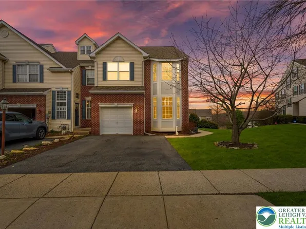 5261 Dartmouth Dr, Macungie, PA 18062