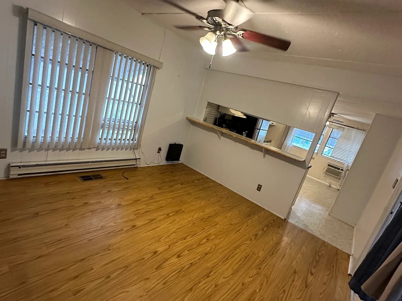 3 bed, 1212 sqft, $1,550 — Photo 3