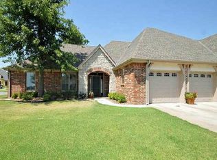 2404 Burlingame Pl, Bartlesville, OK 74006