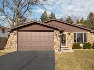 8220 W 107th St, Palos Hills, IL