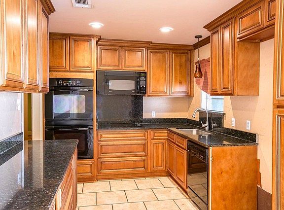 4th image of 1473 Eastridge Dr