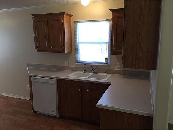 5th image of 216 Shady Oaks Dr