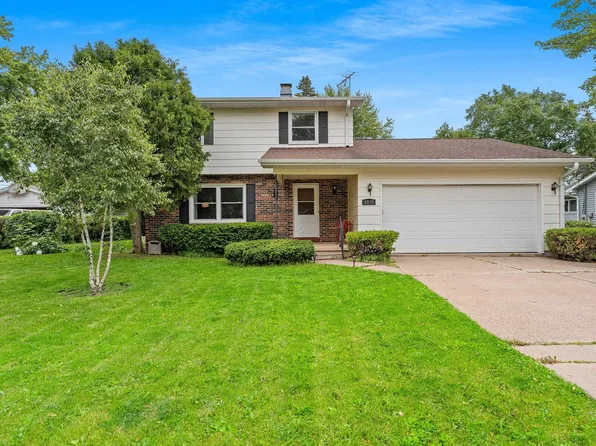 1213 Meadowview Dr, Menasha, WI 54952