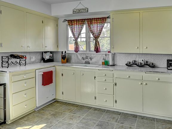 5th image of 6031 Harlow Dr