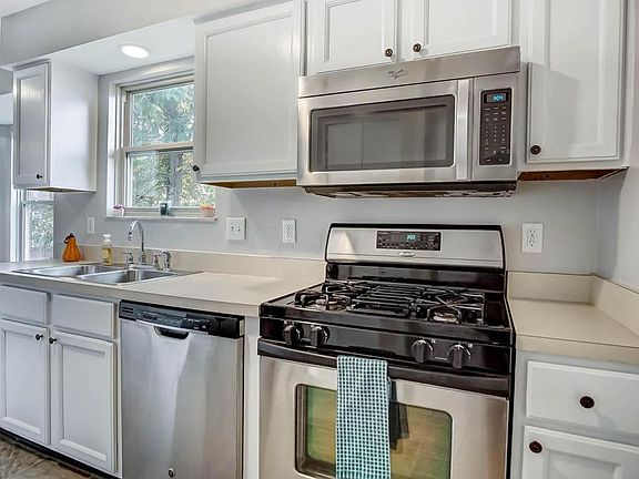 4th image of 4387 Grays Market Dr