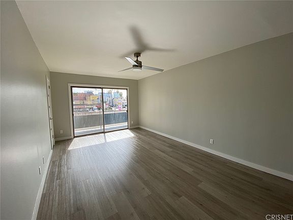 3rd image of 254 Normandie Ave #11