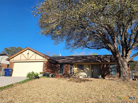 2nd image of 2613 Phyllis Dr