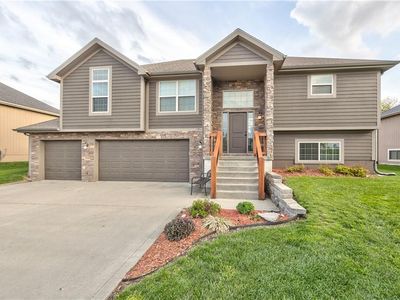 15239 Sycamore St, Basehor, KS, 66007