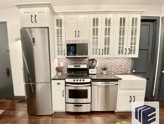 Rented by Mae Equities | media 2