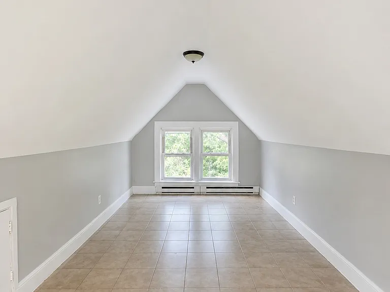 3 Curve St #8 — Photo 6