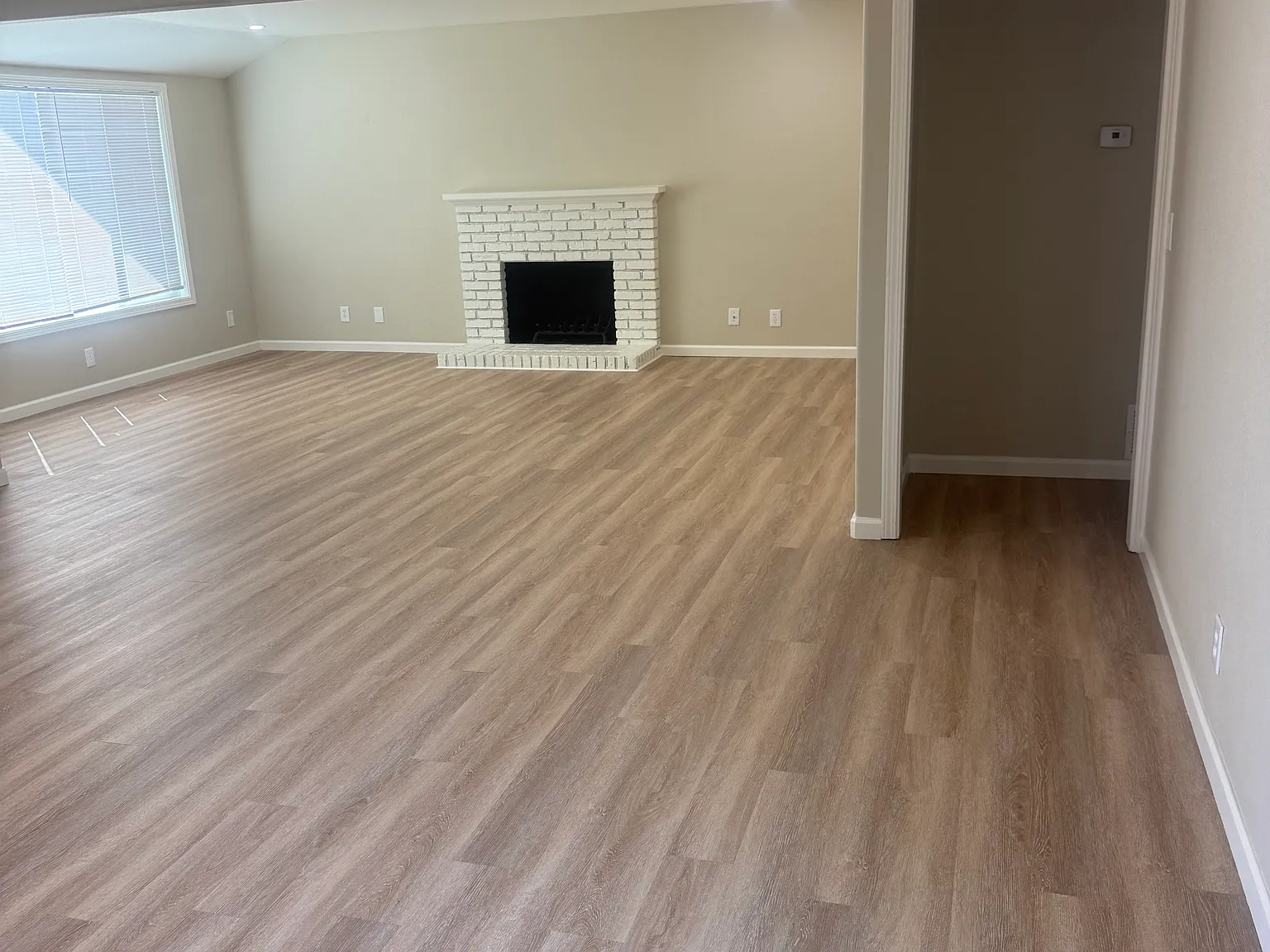 3 bed, 1190 sqft, $3,700 — Photo 3