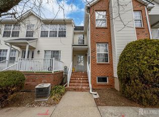 195 Barclay Ct, Piscataway, NJ 08854